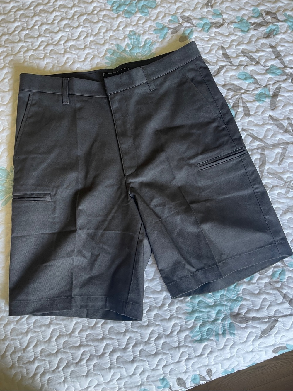 Oobe Men’s Grey Utility Outdoor Uniform Cargo Shorts Size 32 NWOT